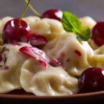 Вареники з вишнями від бабусі