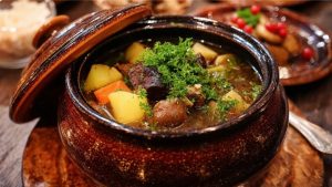 Печеня по-домашньому, в глиняному горщику