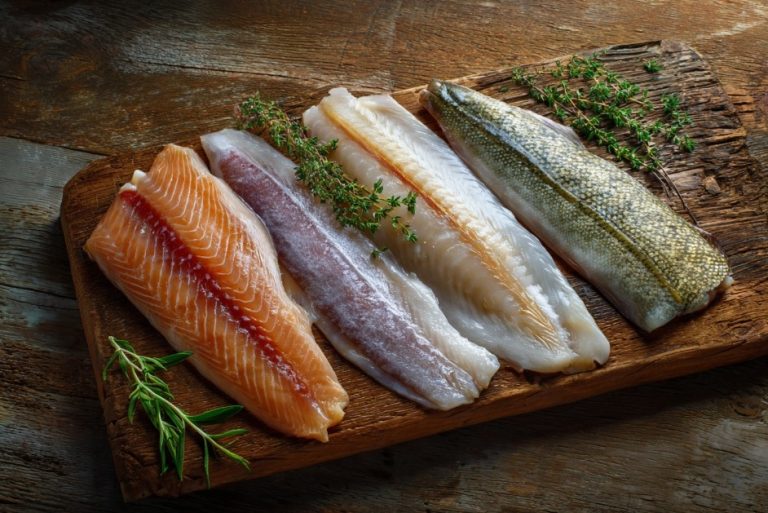 Риба без страху: як вибирати, чистити і готувати, щоб не пересушити