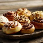 Cynamonki w różnych krajach – te smaki Cię zaskoczą