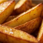 Духовка чи аерофрайєр: де краще готувати картоплю по-селянськи