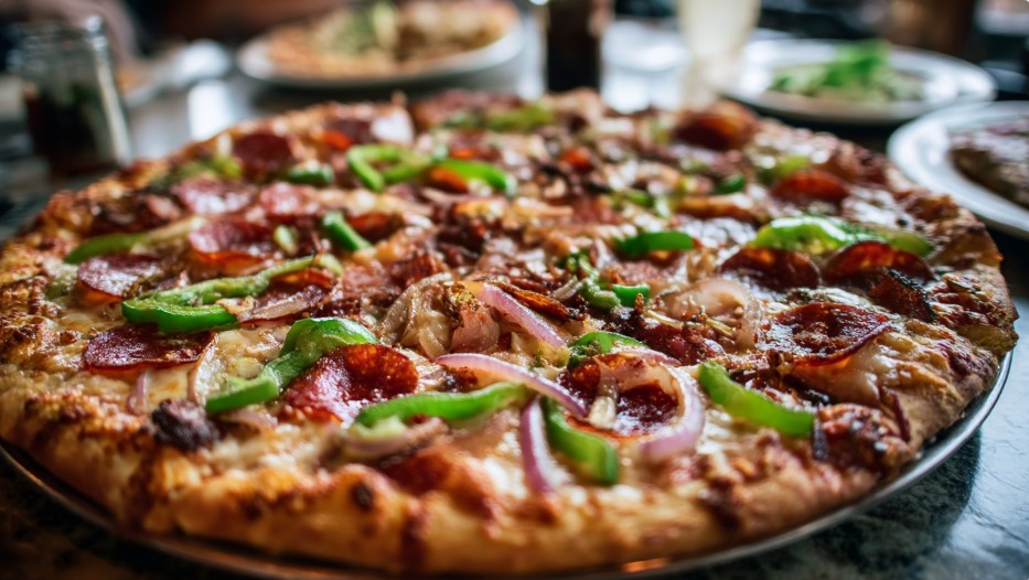 Гостра піца з чилі та салямі рецепт простий