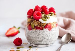 Готовий чіа-пудинг на мигдальному молоці