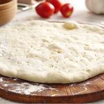 Тісто на піцу: класична формула 60–65% гідратації