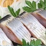 Оселедець з цибулею