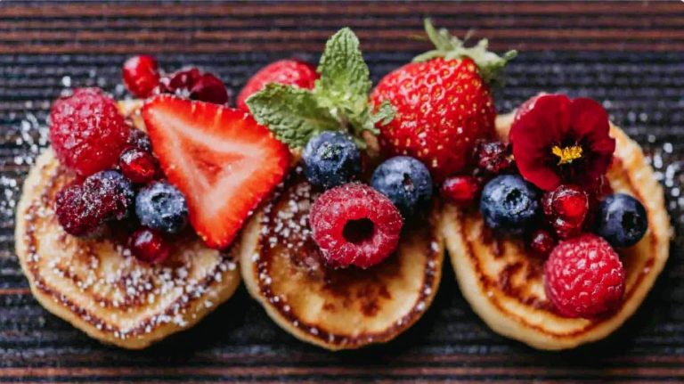 Секрети ресторанних сирників: що робить їх ніжними