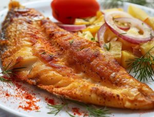 Смажена риба в кукурудзяному борошні