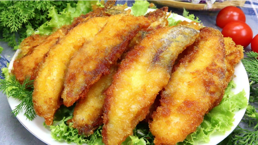 Смажена риба в кукурудзяному борошні