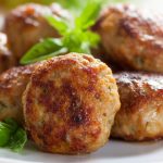 Fleischbällchen wie im Restaurant: Die Technik der Formgebung, die Köche kennen