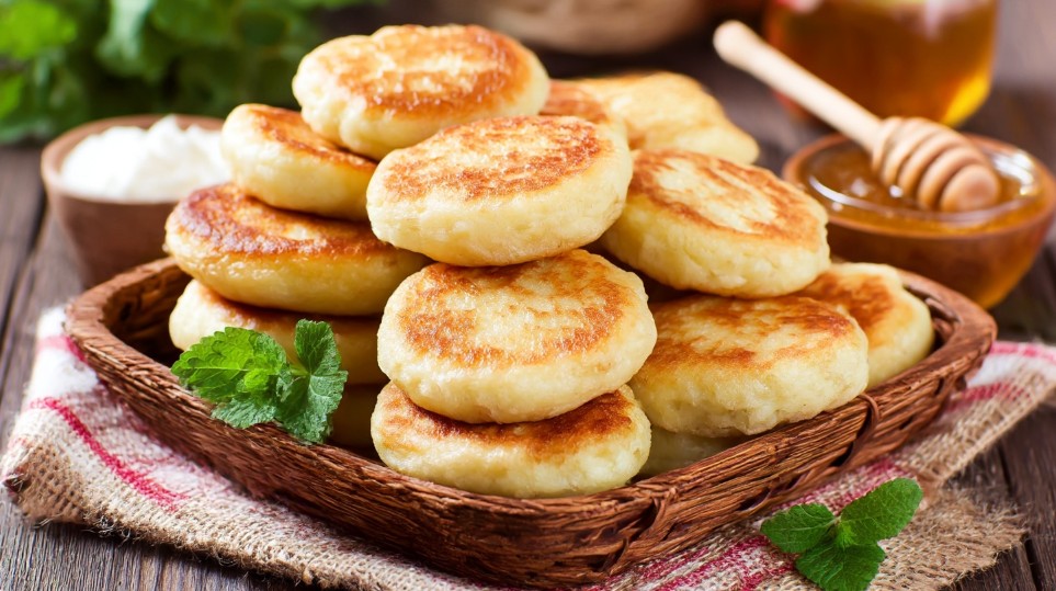 Справжня користь сирників — не у модних словах чи чудо-етикетках, а у простоті