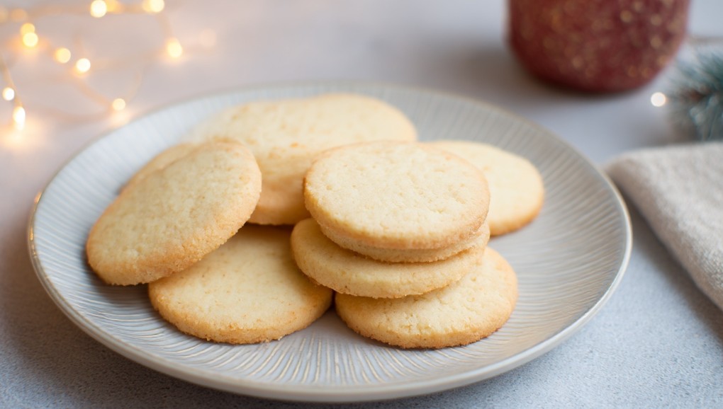 Святкове домашнє печиво без декору