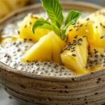 Kokos-Chia-Pudding mit Ananas