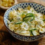 Nudelsalat mit Joghurt und Gurken-Dressing (frisch & cremig)