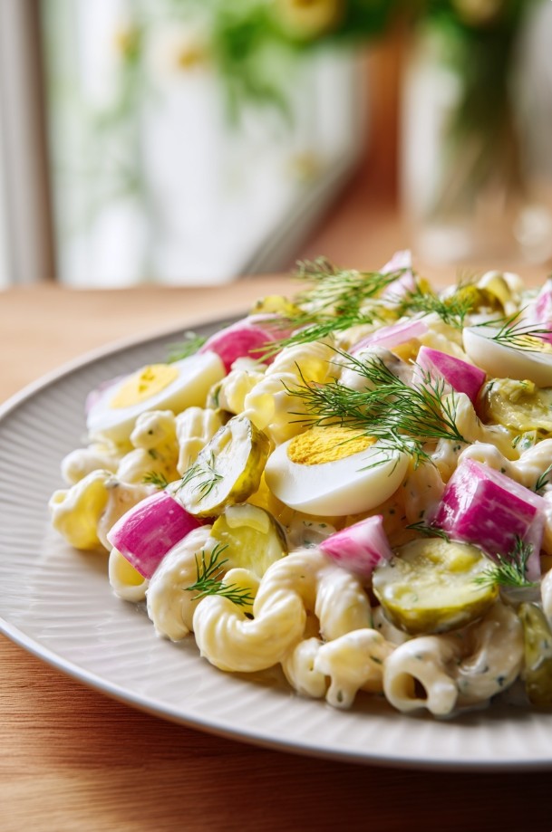 Макаронний салат з огірками для обіду