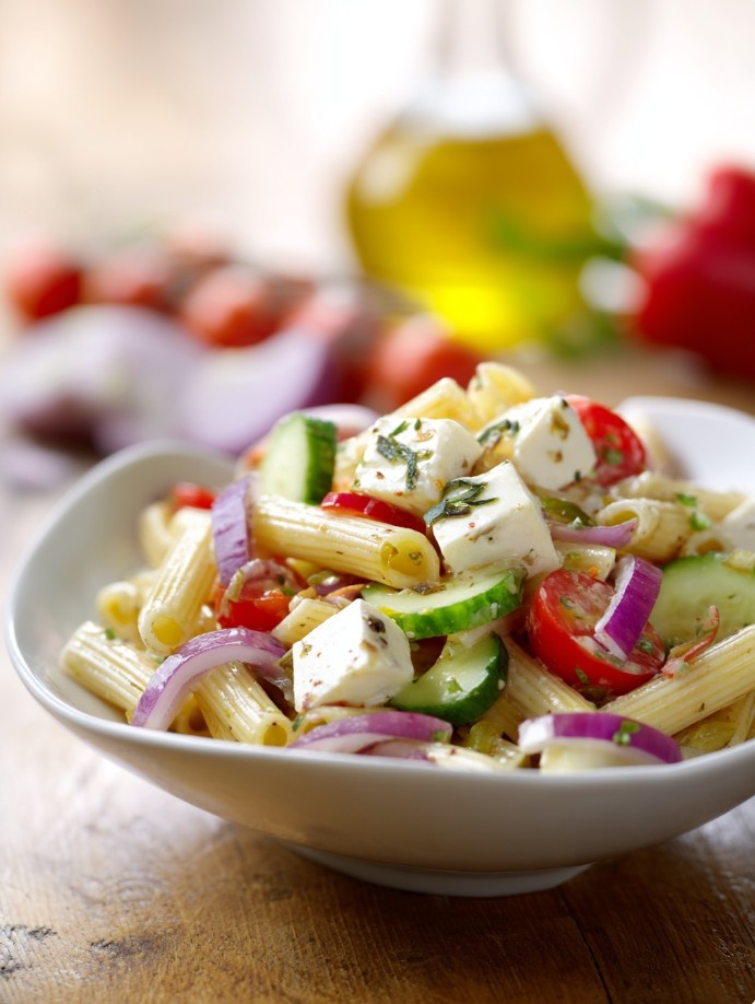 Освіжаючий макаронний салат для пікніка