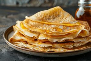 Поливайте млинці медом порційно