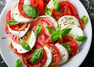 Салат з помідорів та моцарели