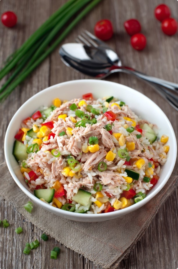 Салат з тунцем без дорогих продуктів