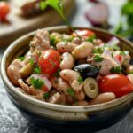 Салат з тунцем і квасолею по-середземноморськи