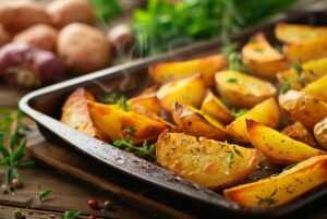 Сільська картопля з часником та паприкою