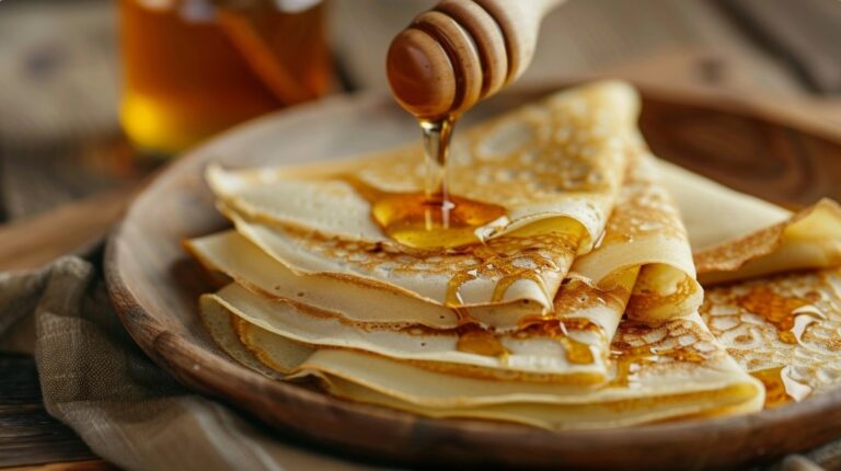 Українські млинці з медом — Десерт