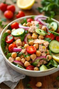 Як приготувати салат з тунцем і нутом