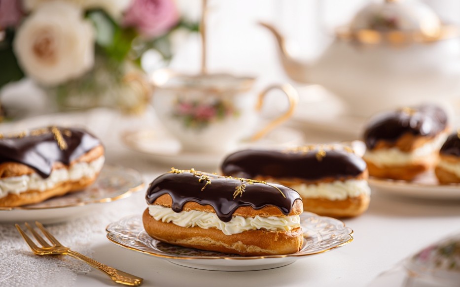 Як уникнути тріщин на еклерах під час випікання